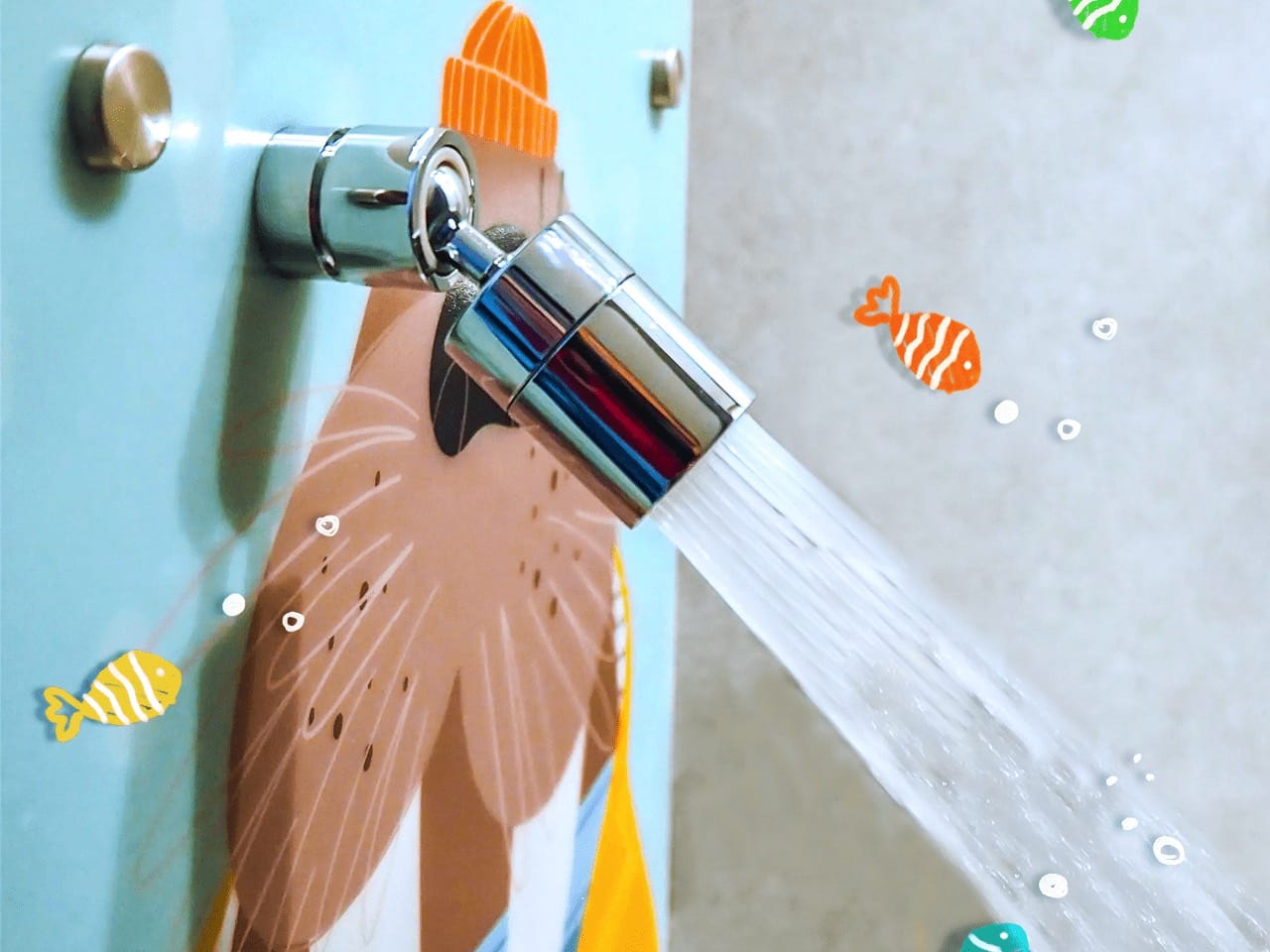 Eine Kinderdusche als Badespielzeug